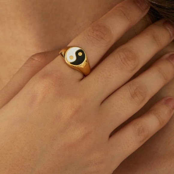 Yin Yang Ring - Picture 4 of 4